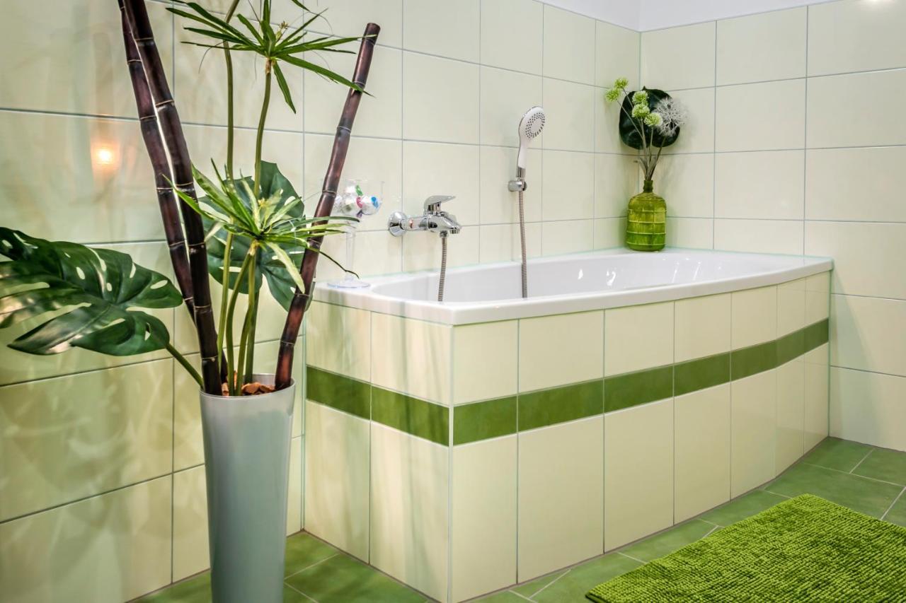 Komfortable Ferienwohnung In Halle Halle  Ngoại thất bức ảnh